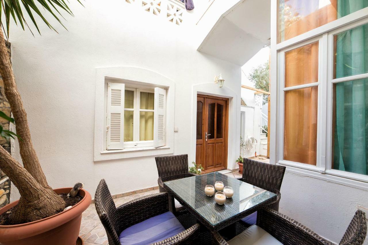 Town House For 6-16 With Ac Villa Parikia  Exterior photo