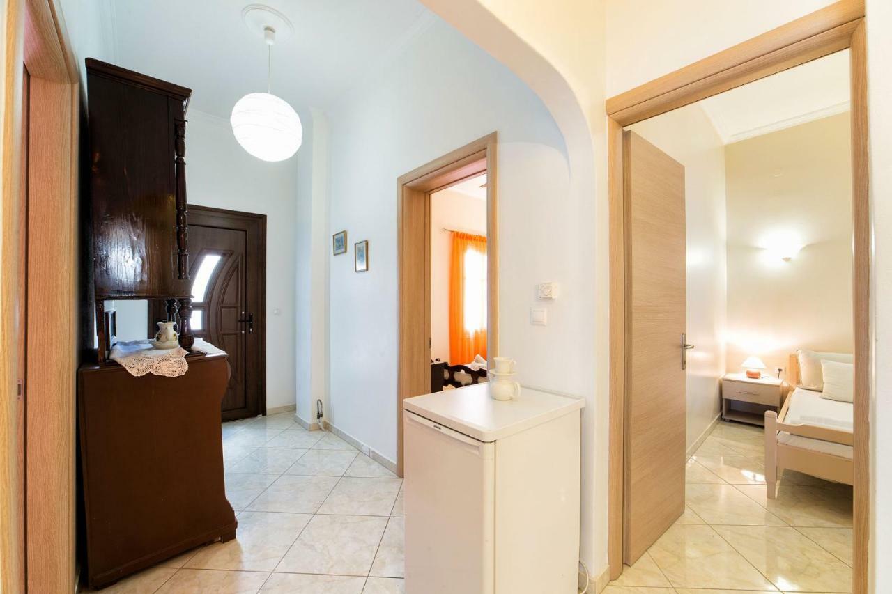 Town House For 6-16 With Ac Villa Parikia  Exterior photo